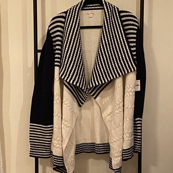 GAP Sweaters - GAP Chunky Navy/Cream Cardigan -Size Xl